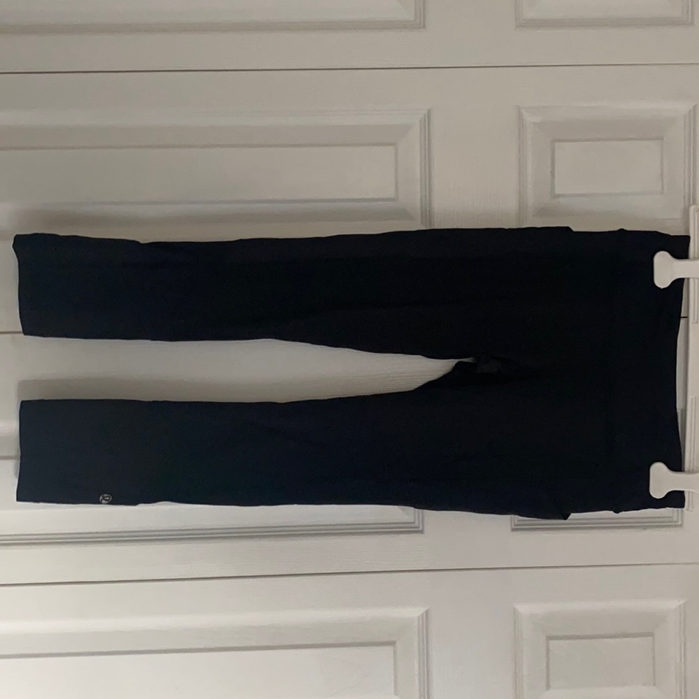 Size 4 Lululemon Black Legging - 3/4 Length